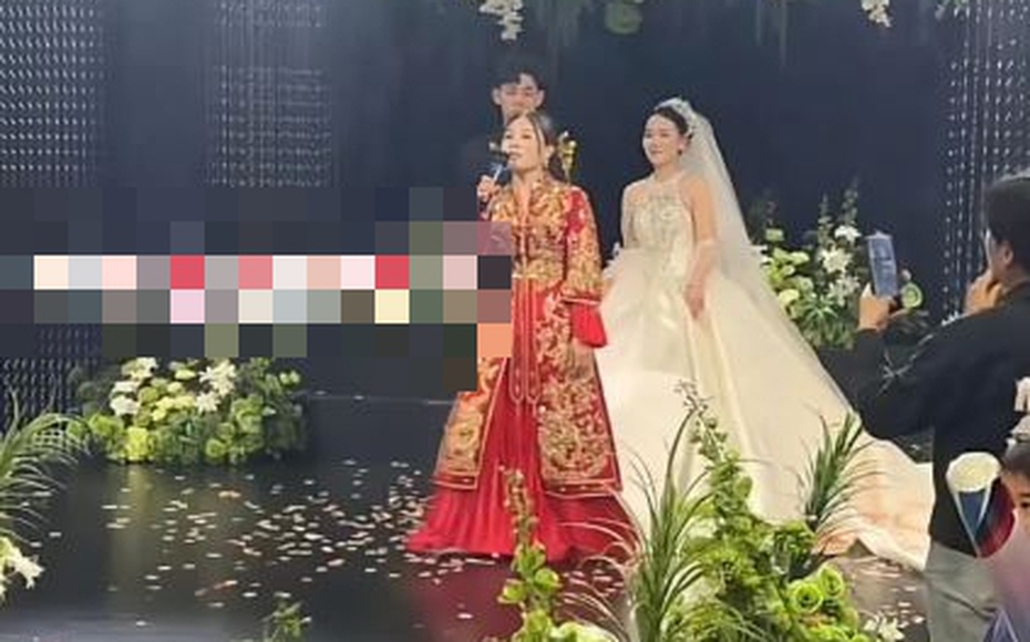 Đang tổ chức đám cưới, mẹ chú rể có hành động "lạ" khiến cô dâu tái mặt