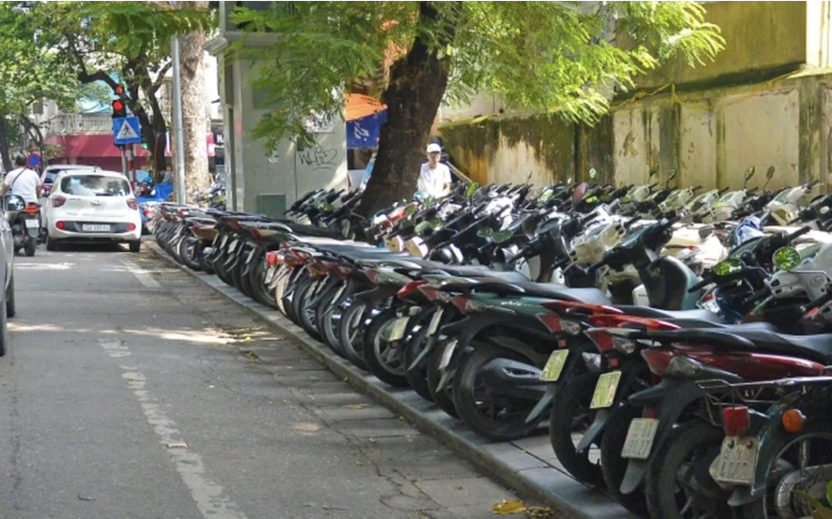 Hà Nội chính thức tăng phí sử dụng vỉa hè để trông xe
