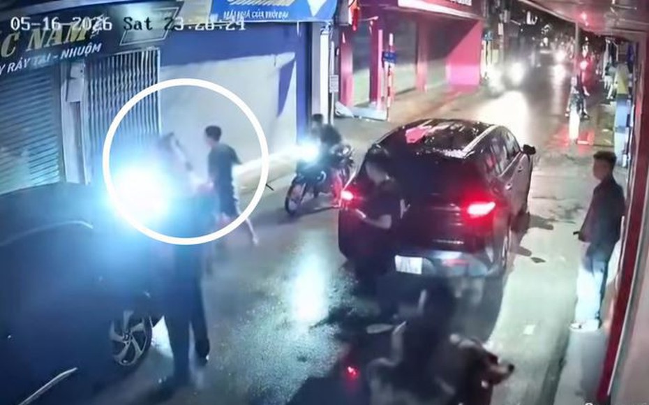 Hà Nội: Công an xác minh vụ 2 cô gái bị nhóm thanh niên đuổi đánh giữa đêm