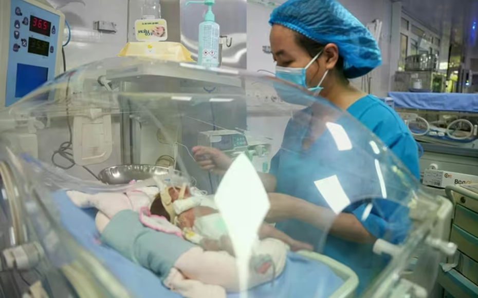 Nuôi sống thành công bé sinh non cực nhẹ cân 600 gram: Kỳ tích giữa đời thực