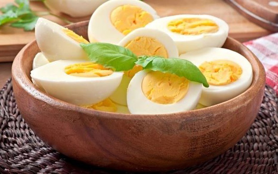 Ăn trứng hàng ngày suốt 1 năm, người phụ nữ 63 tuổi nhận tin vui