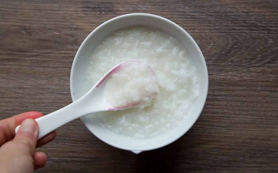 Ăn cháo suốt 1 tháng để "dưỡng dạ dày", người phụ nữ 55 tuổi "kinh ngạc" khi đi khám