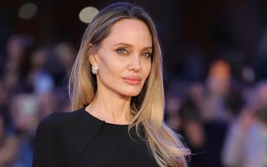 Nữ minh tinh Angelina Jolie giành chiến thắng lớn trước Brad Pitt trong vụ kiện