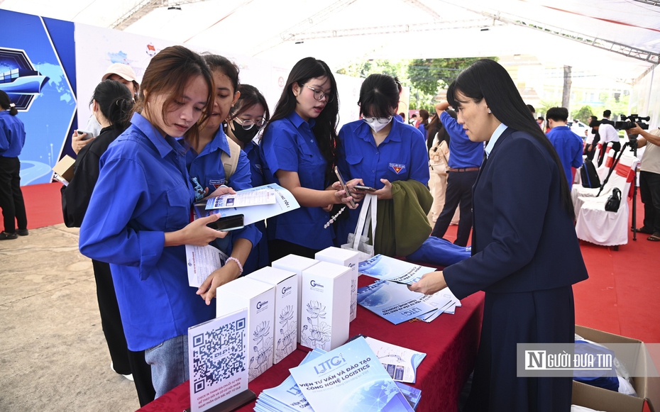 Hàng nghìn cơ hội việc làm ngành logistics cho tân sinh viên tại Tây Nguyên