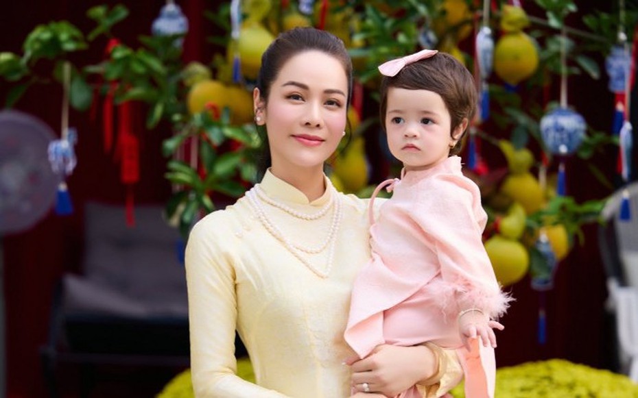 Ca sĩ Nhật Kim Anh hạnh phúc viên mãn với "tình yêu đặc biệt" ở tuổi 41