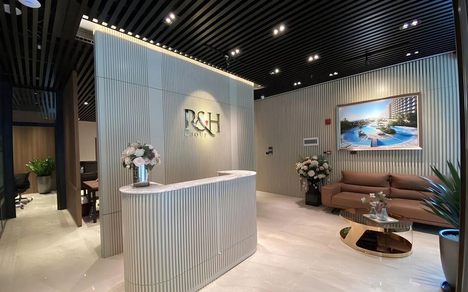 R&H Group bị "tuýt còi" vì sử dụng vốn trái phiếu