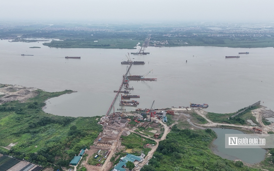Hà Nội: Hình hài cầu vượt sông Hồng trị giá hơn 7.000 tỷ đồng sau 9 tháng
