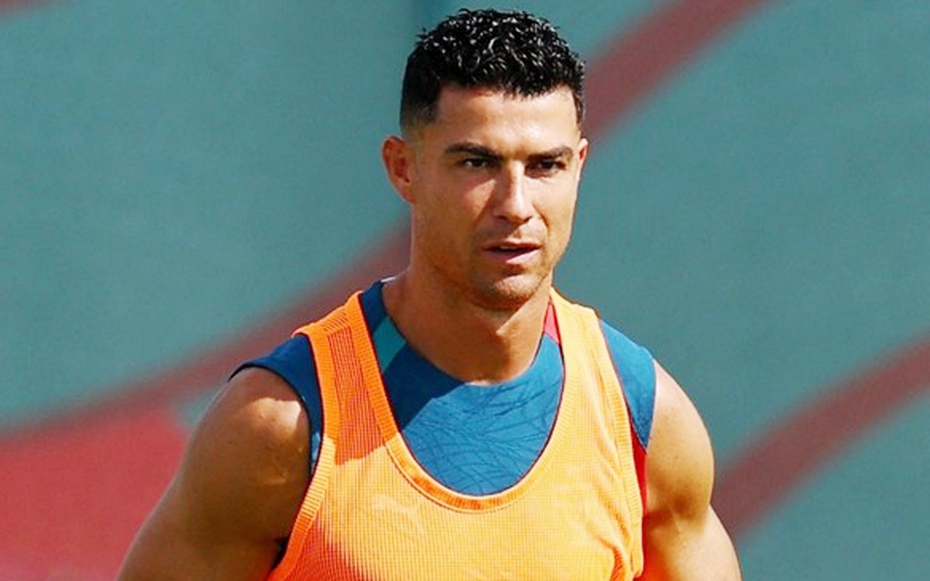 Cristiano Ronaldo có động thái đầy ẩn ý giữa "tâm bão"