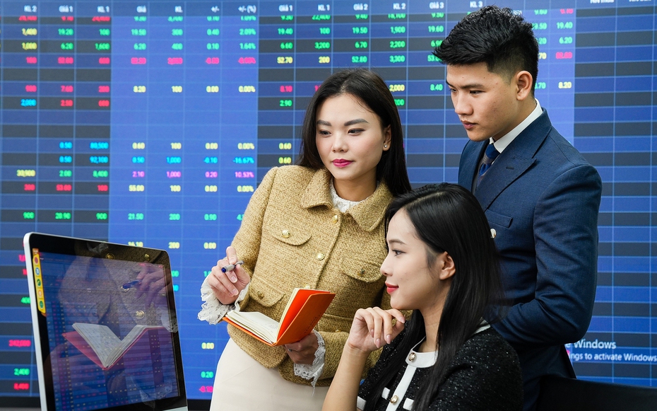VN-Index tiến sát vùng cản mạnh, nhà đầu tư nên làm gì trong tuần tới?