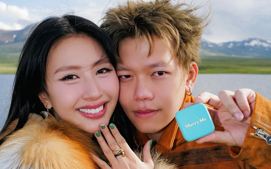 Nữ diễn viên trăm tỷ gây "sốt" khi được bạn trai cầu hôn