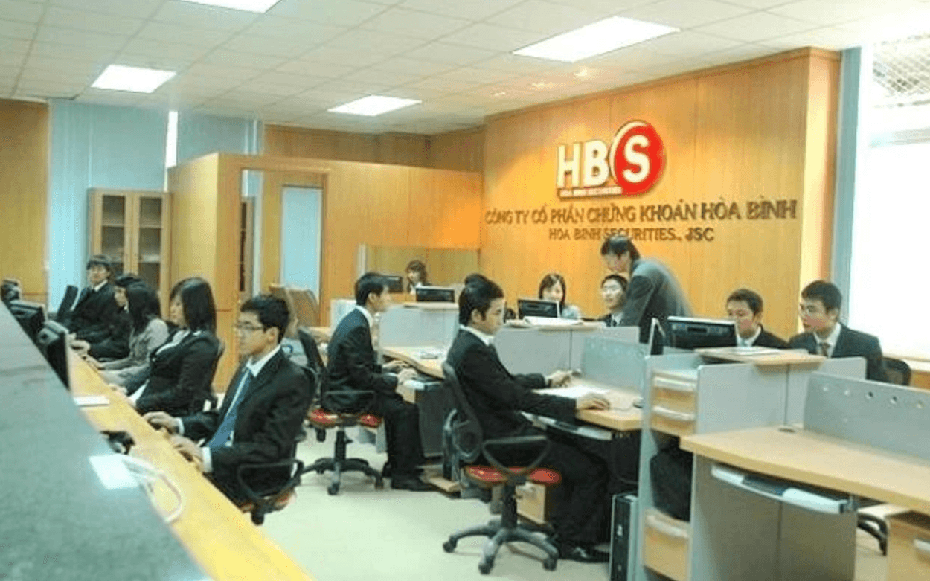 UBCKNN yêu cầu HBS không được tự ý bán hơn 10,2 triệu cổ phiếu trên tài khoản khách hàng