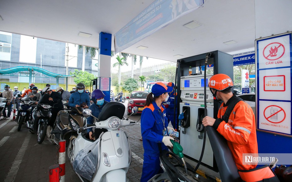 Giá xăng E5, E10 còn dưới 20.000 đồng/lít