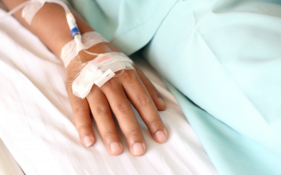 Lén cho con ăn xôi trước giờ mổ vì sợ "đuối sức", bé 10 tuổi suýt nguy kịch