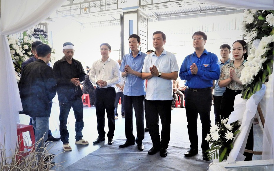 Nghẹn lòng đám tang 4 người trong gia đình đuối nước: Hồi chuông cảnh báo trong những ngày hè