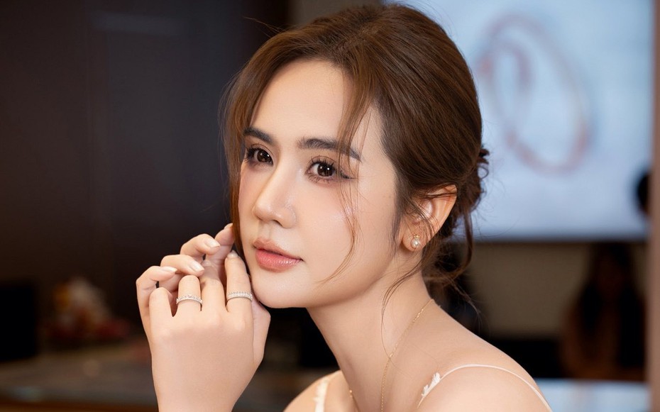 Cơ ngơi "khủng" của mỹ nhân showbiz làm mẹ đơn thân, sống đời "phú bà"
