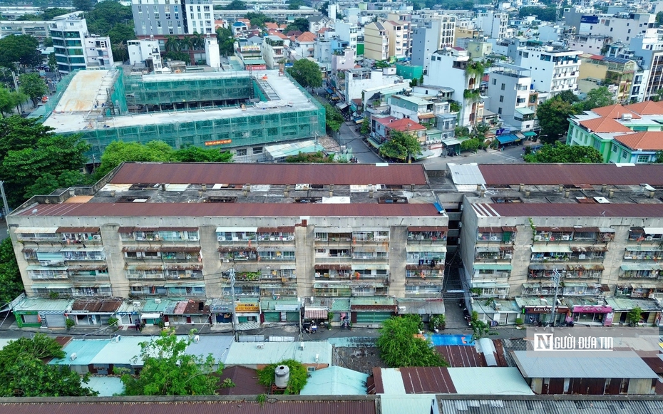 Bên trong chung cư nổi tiếng ở Tp.HCM xuống cấp nghiêm trọng, chờ ngày tháo dỡ