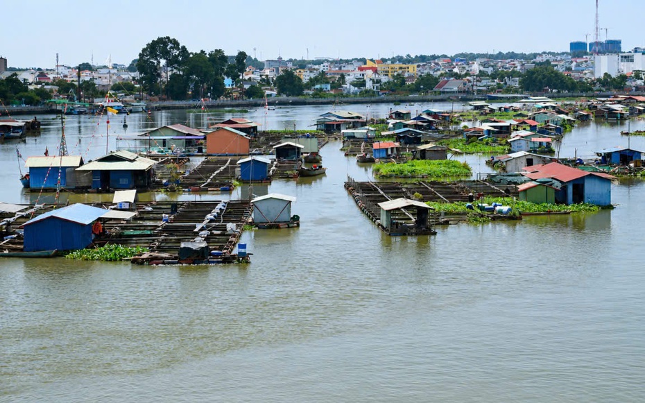 Đồng Nai “khai tử” hàng nghìn lồng bè giữa lòng đô thị