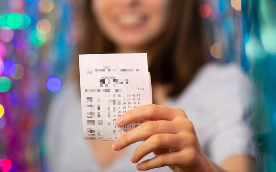 Cô gái trúng số 35 tỷ liền tặng hàng xóm 174 triệu và cái kết