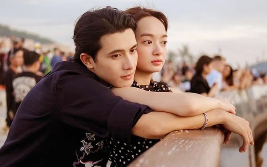 Né nhau tại sự kiện, hủy theo dõi trên mạng xã hội: Chuyện gì xảy ra với cặp đôi "Yêu nhầm bạn thân"?
