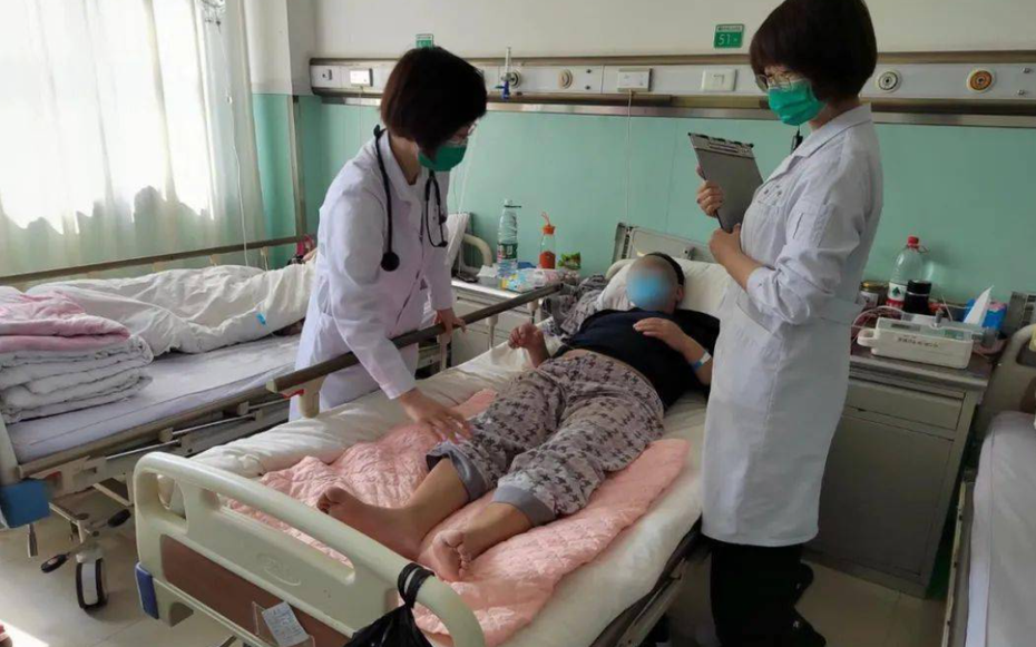 Người đàn ông 50 tuổi suýt tử vong sau khi ăn cơm rang