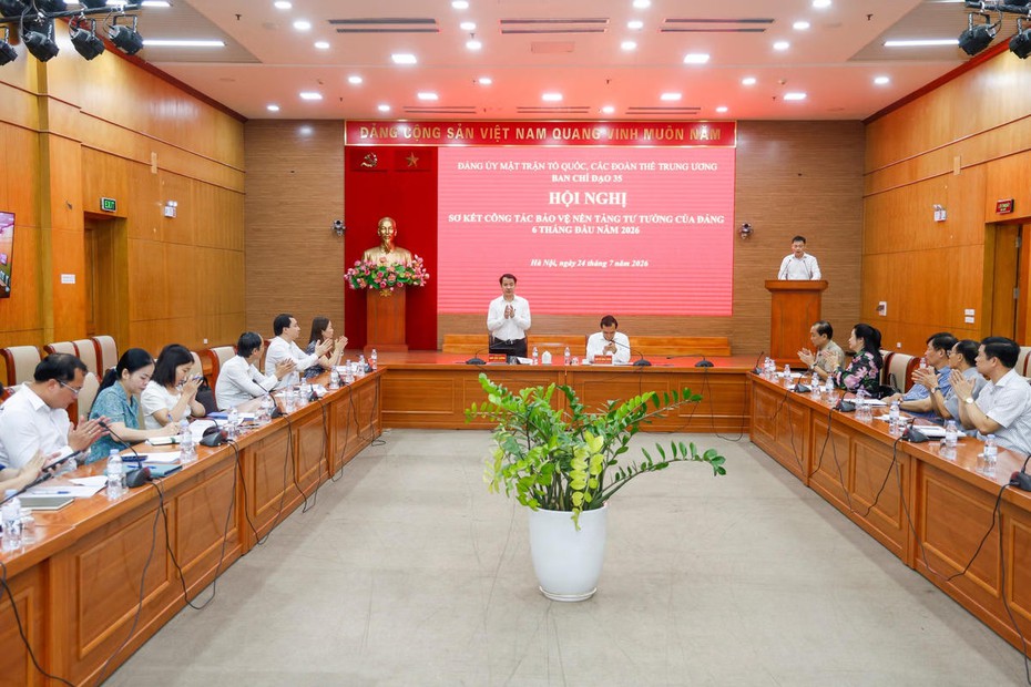 Tiếp tục thực hiện "4 kiên định" về chính trị, tư tưởng
