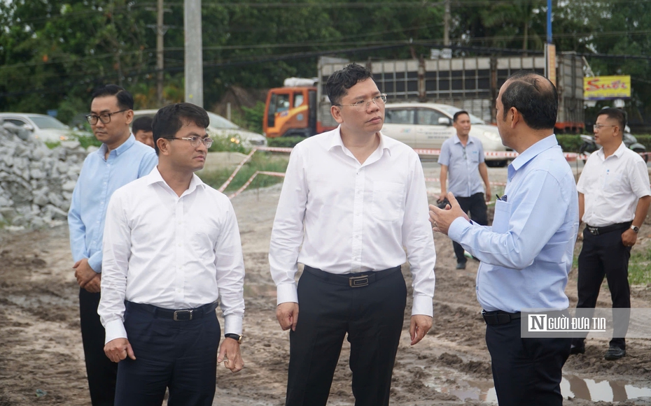 Thiếu nguyên vật liệu, cao tốc Tp.HCM - Thủ Dầu Một - Chơn Thành bị chậm