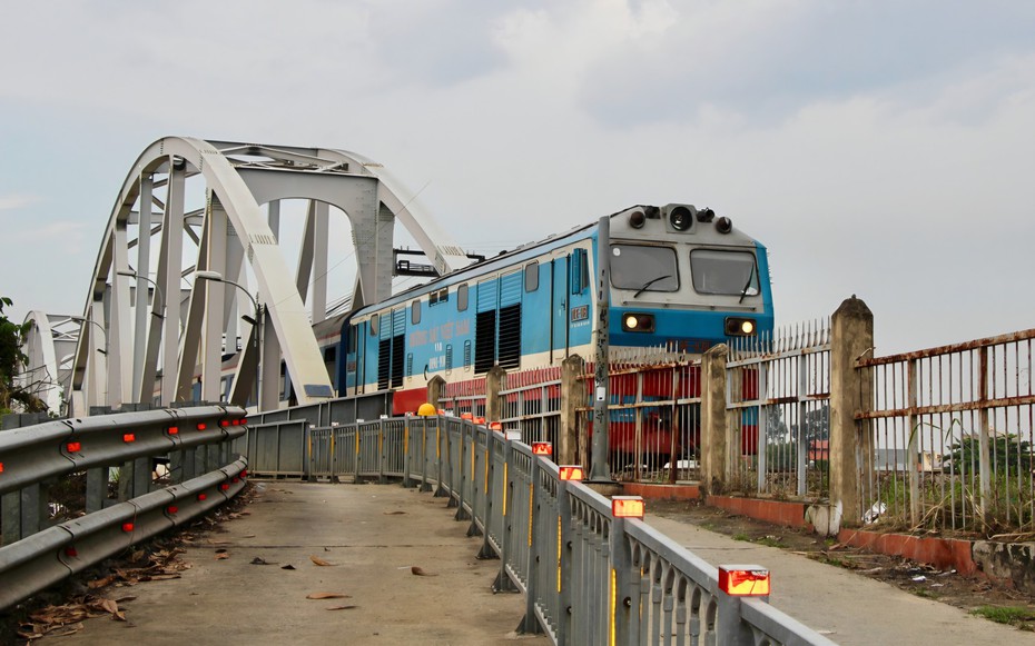 Cầu Ghềnh mở lại đường bộ sau gần nửa năm gián đoạn