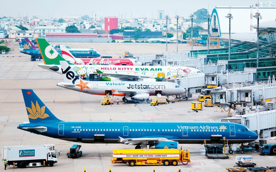 Đằng sau con số 76 triệu lượt khách: Ai đang thực sự "hốt bạc" ở các sân bay Việt Nam?