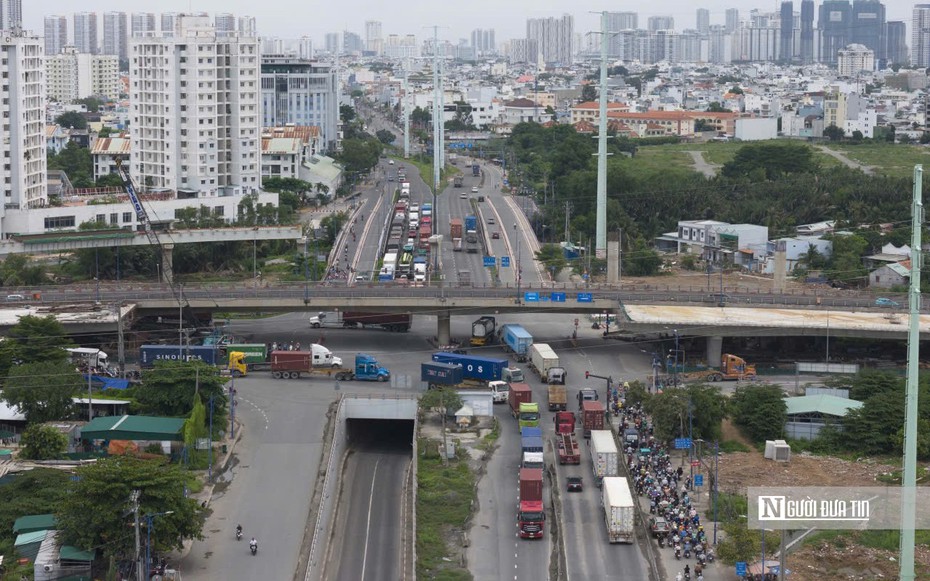 Tp.HCM: Nút giao hơn 3.600 tỷ đồng dần hình thành, gỡ "điểm nghẽn" tại cửa ngõ cảng Cát Lái