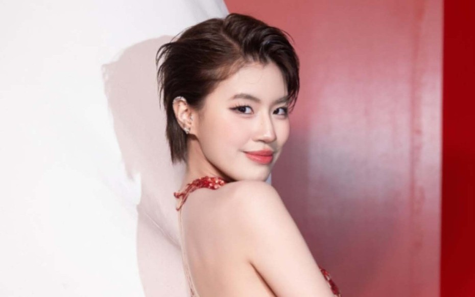 Nữ rapper gen Z từng bị miệt thị ngoại hình vì quá gầy, giờ được đề cử gương mặt đẹp nhất thế giới