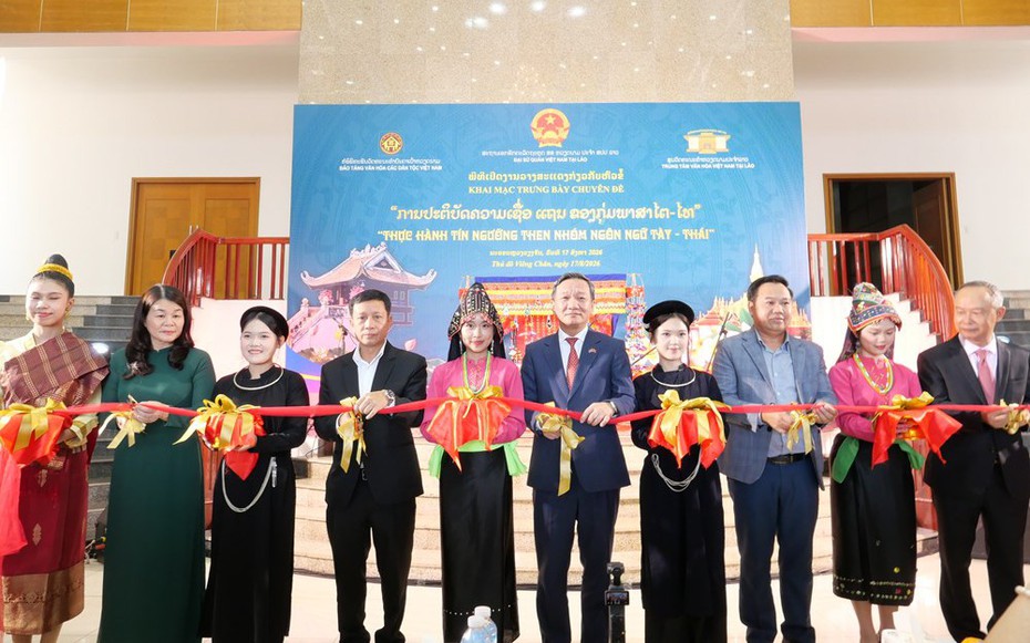 Trưng bày chuyên đề "Thực hành tín ngưỡng Then nhóm ngôn ngữ Tày - Thái" tại Trung tâm Văn hóa Việt Nam, Thủ đô Viêng Chăn, Lào