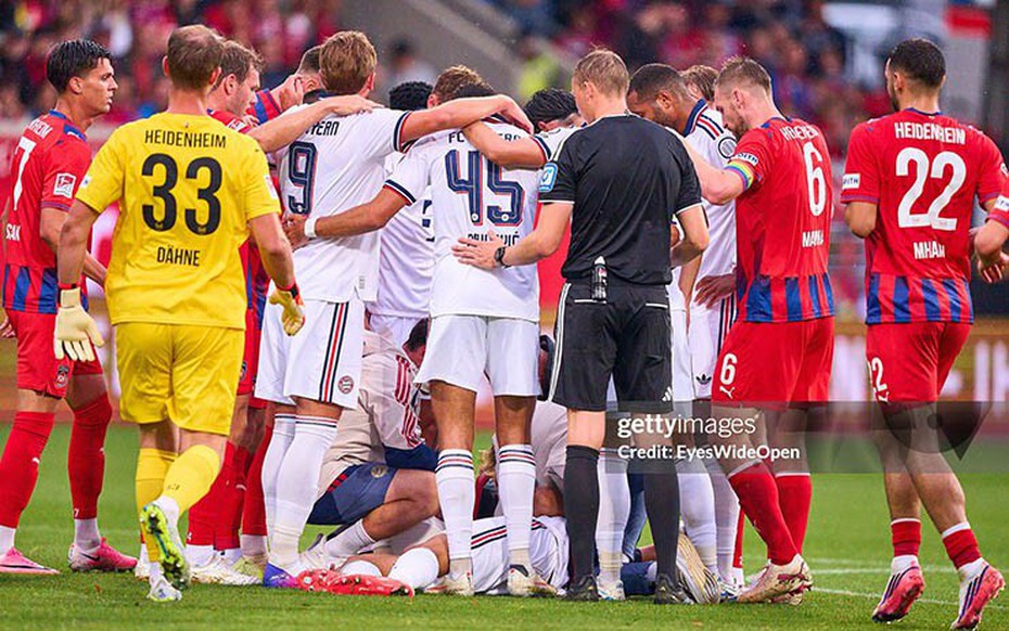 Tiền vệ của Bayern Munich mắc bệnh lạ
