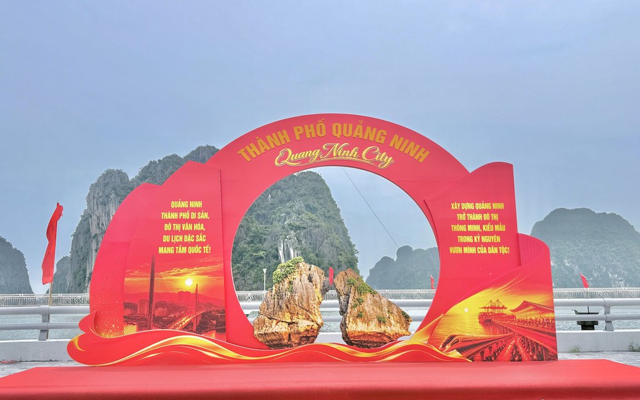 Quảng Ninh rộn ràng chào đón dấu mốc lịch sử mới