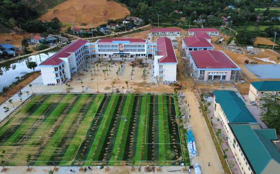Tăng tốc hoàn thành trường nội trú liên cấp trước ngày khai giảng