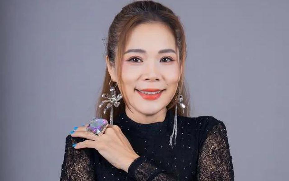 Cuộc sống ở tuổi 54 của nữ ca sĩ từng vắng bóng showbiz 10 năm