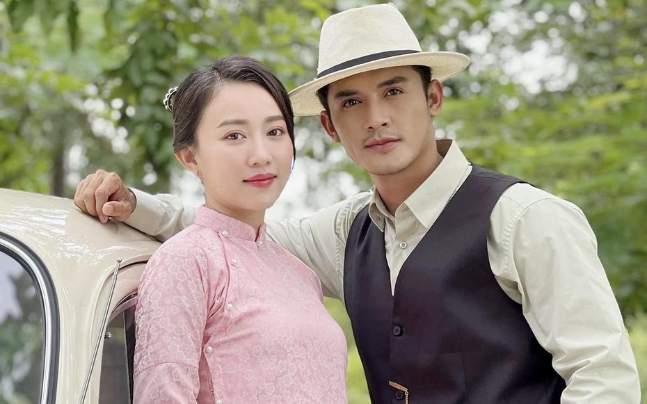 Cặp đôi Vbiz bất ngờ lộ khoảnh khắc tình tứ, dân tình "đứng ngồi không yên"