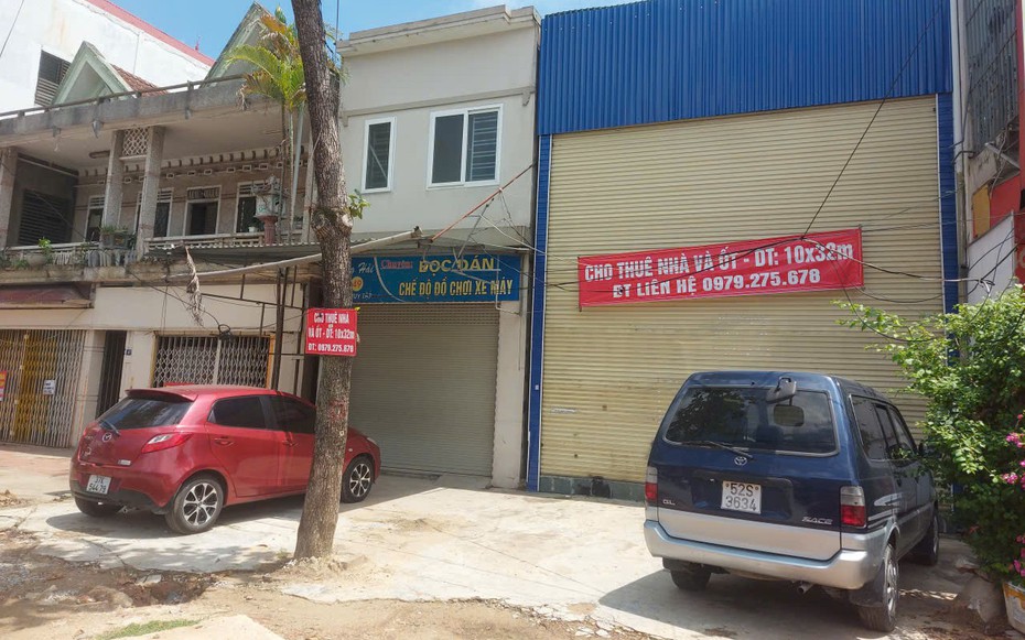 Nhiều mặt bằng trên “đất vàng” ế khách thuê