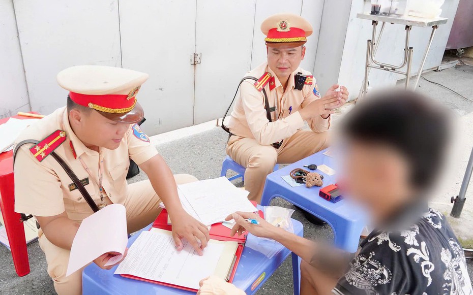 Một ngày, phát hiện 277 trường hợp vi phạm giao thông trên QL1A đoạn qua Tp.Đồng Nai