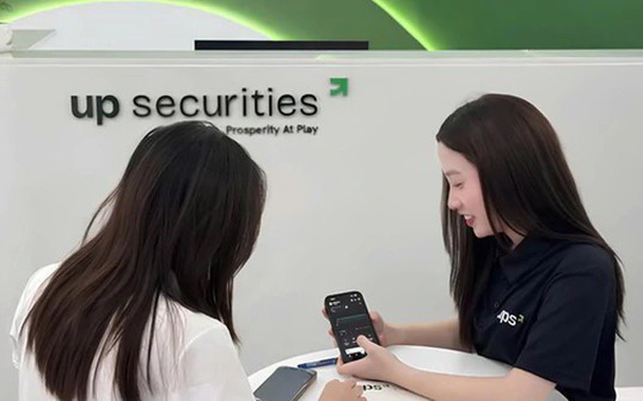 Bóng dáng Tân Hoàng Minh tại thương vụ huy động vốn của Chứng khoán UP