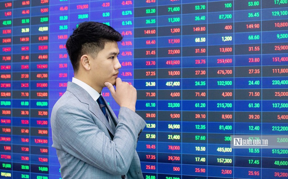 VN-Index có thể tiếp tục điều chỉnh, nhóm cổ phiếu lớn chịu áp lực bán