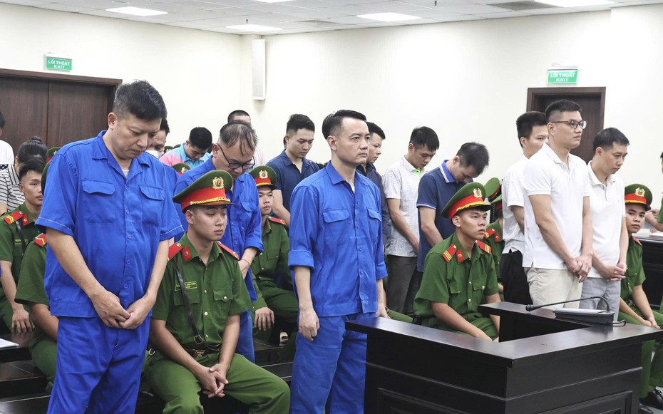 Hai "ông trùm" vụ 187.000 hộp sữa giả bị tuyên 30 năm tù