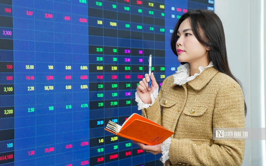 VN-Index giằng co, nhóm dầu khí được kỳ vọng tăng trưởng quý III/2026