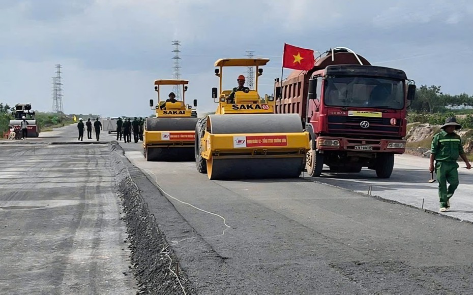 Chạy đua từng ngày trên công trường cao tốc qua Tp.Đồng Nai