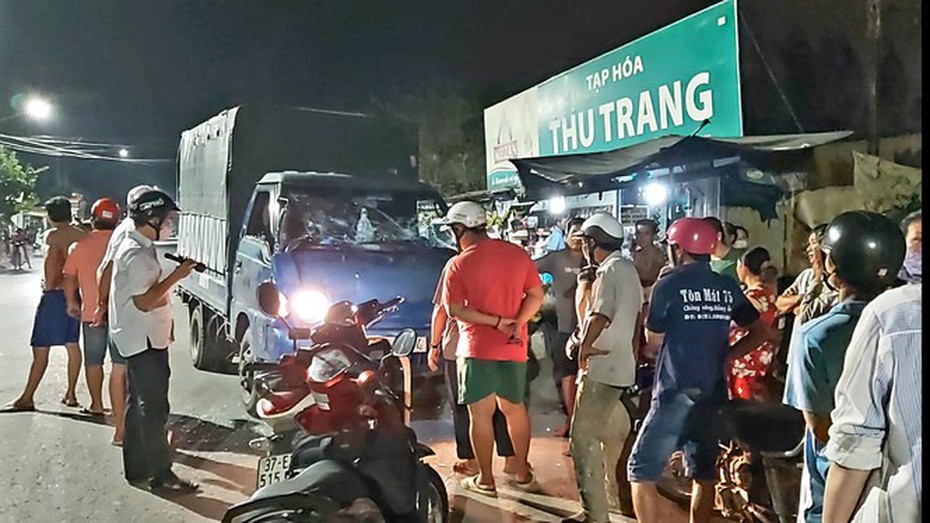 Khẩn trương truy bắt nhóm thanh niên chặn đầu, đập phá xe tải