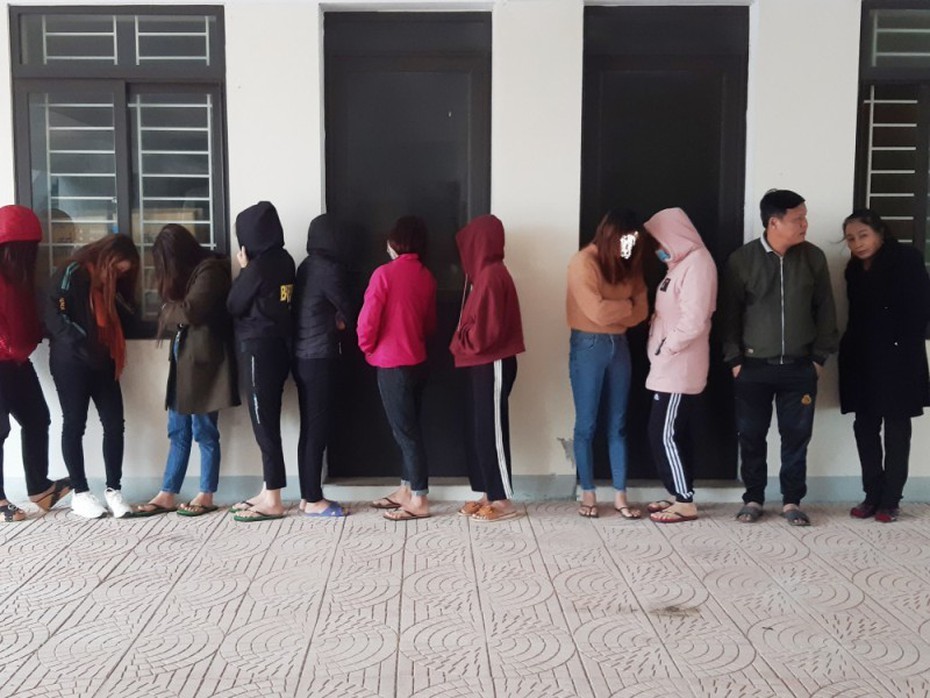 Bắt quả tang 2 chủ nhà nghỉ tổ chức bán dâm 200.000 đồng/lượt