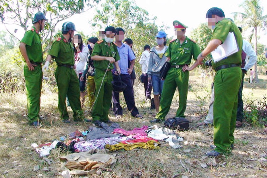 Bến Tre: Phát hiện thi thể người chết cháy trong vườn