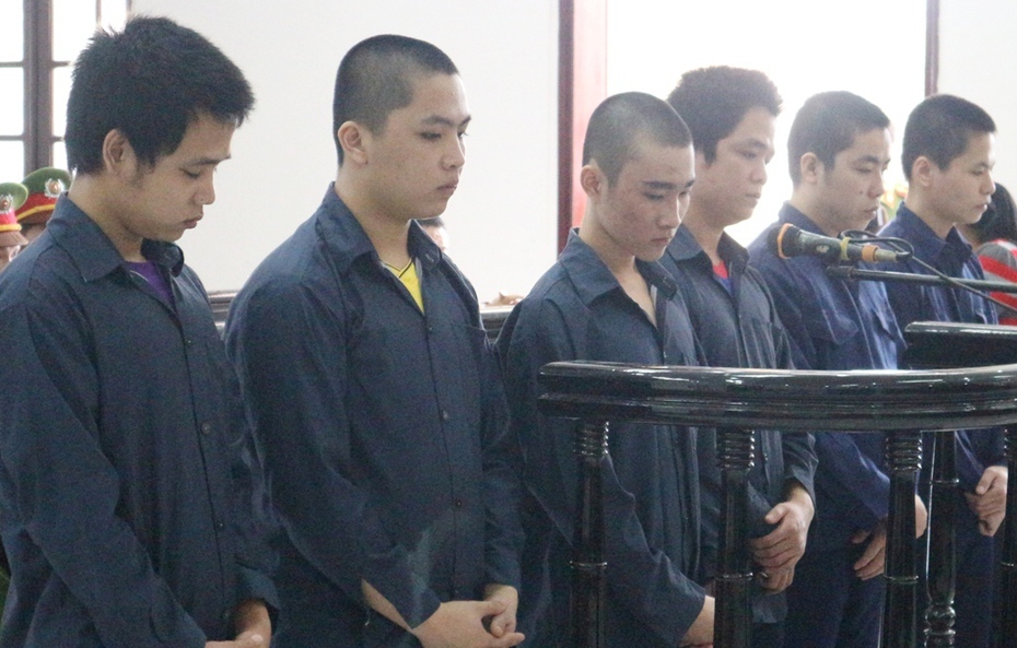Xét xử nhóm đối tượng đâm chết người can ngăn đánh nhau