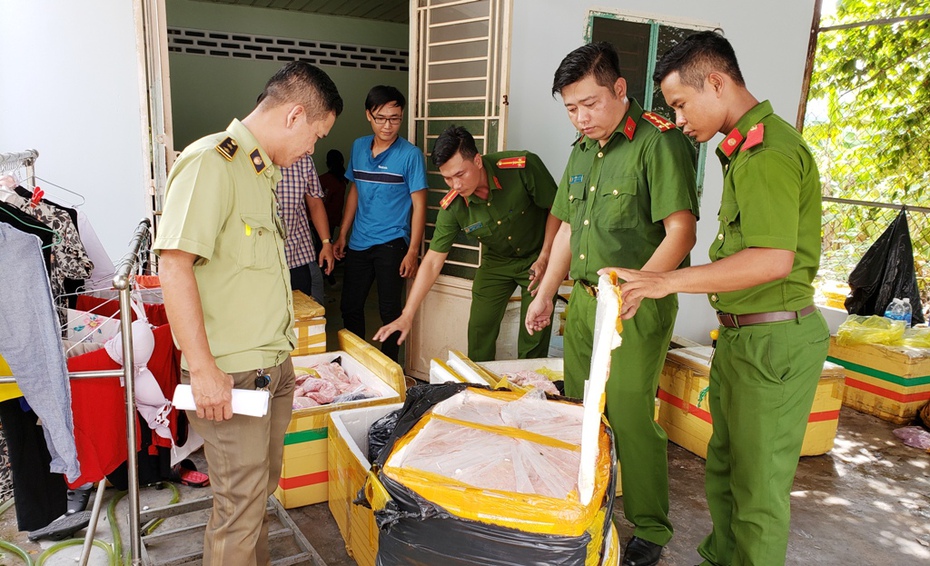 Phát hiện gần 500kg lòng động vật không rõ nguốn gốc chuẩn bị đưa đến quán nhậu