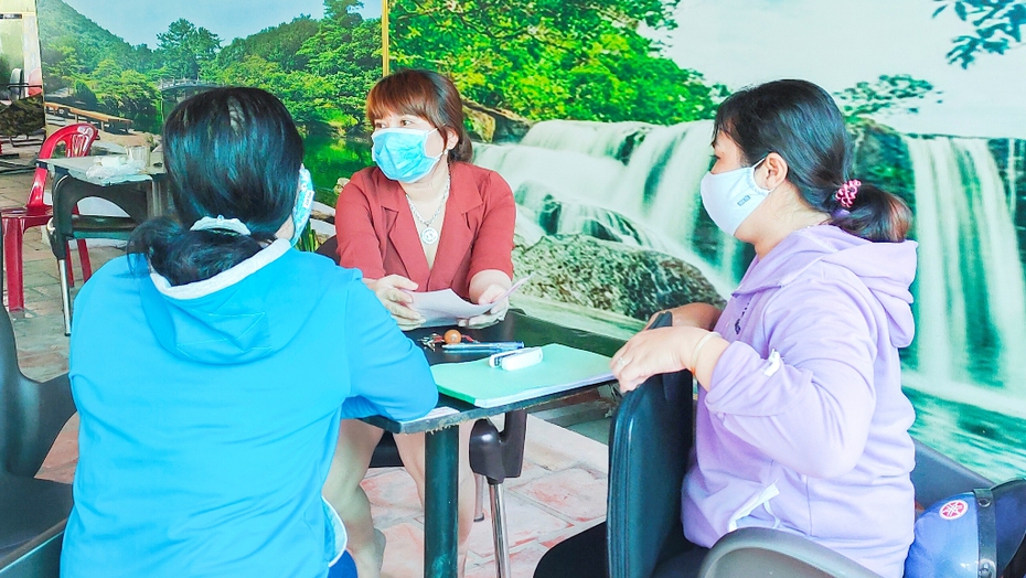 Lập biên bản chủ quán cà phê tập trung đông người bất chấp dịch Covid-19