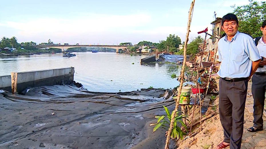 Vĩnh Long: Sạt lở nghiêm trọng tại bờ kè sông Măng Thít đang thi công